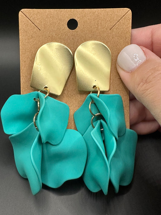 Light Blue Elegant Petal Dangling Earrings